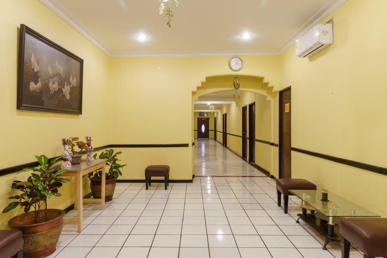 Reddoorz Plus Near Ancol Jakarta Exteriör bild