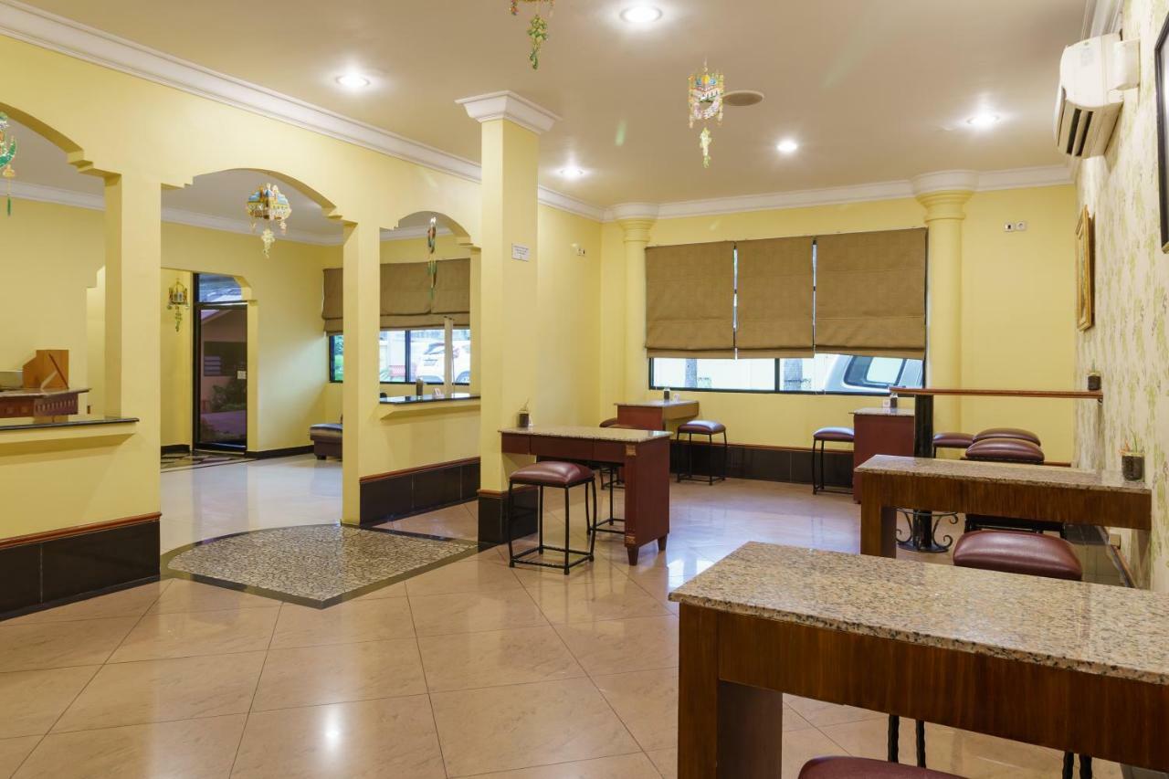 Reddoorz Plus Near Ancol Jakarta Exteriör bild