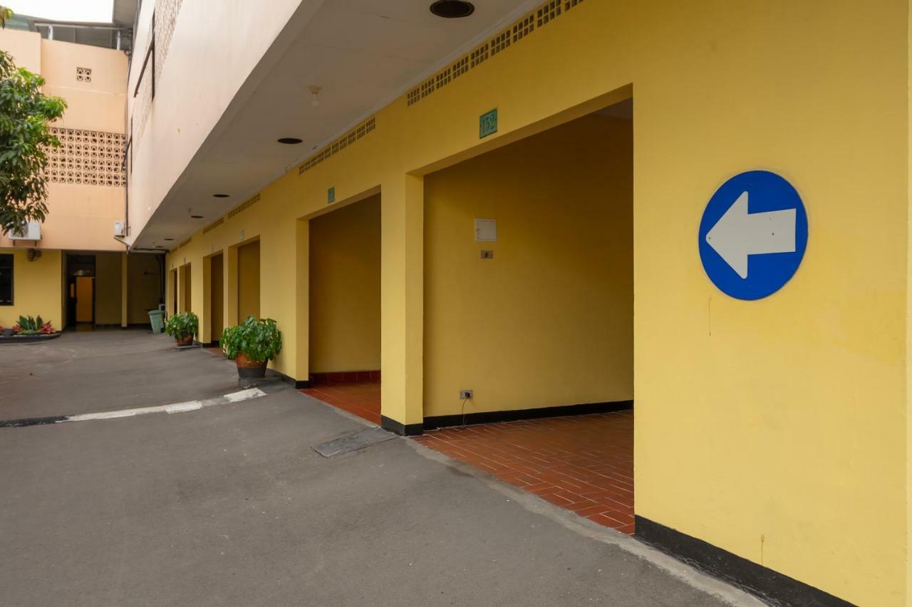 Reddoorz Plus Near Ancol Jakarta Exteriör bild